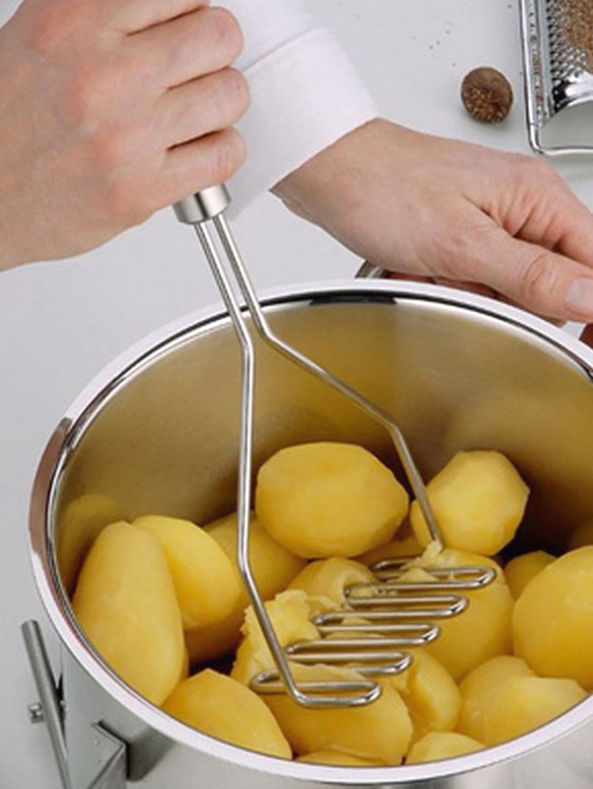 Quick & Easy Potato Masher – Smooth Puree Every Time Stainless Steel Perfect Lump-Free Smooth Results Instantly